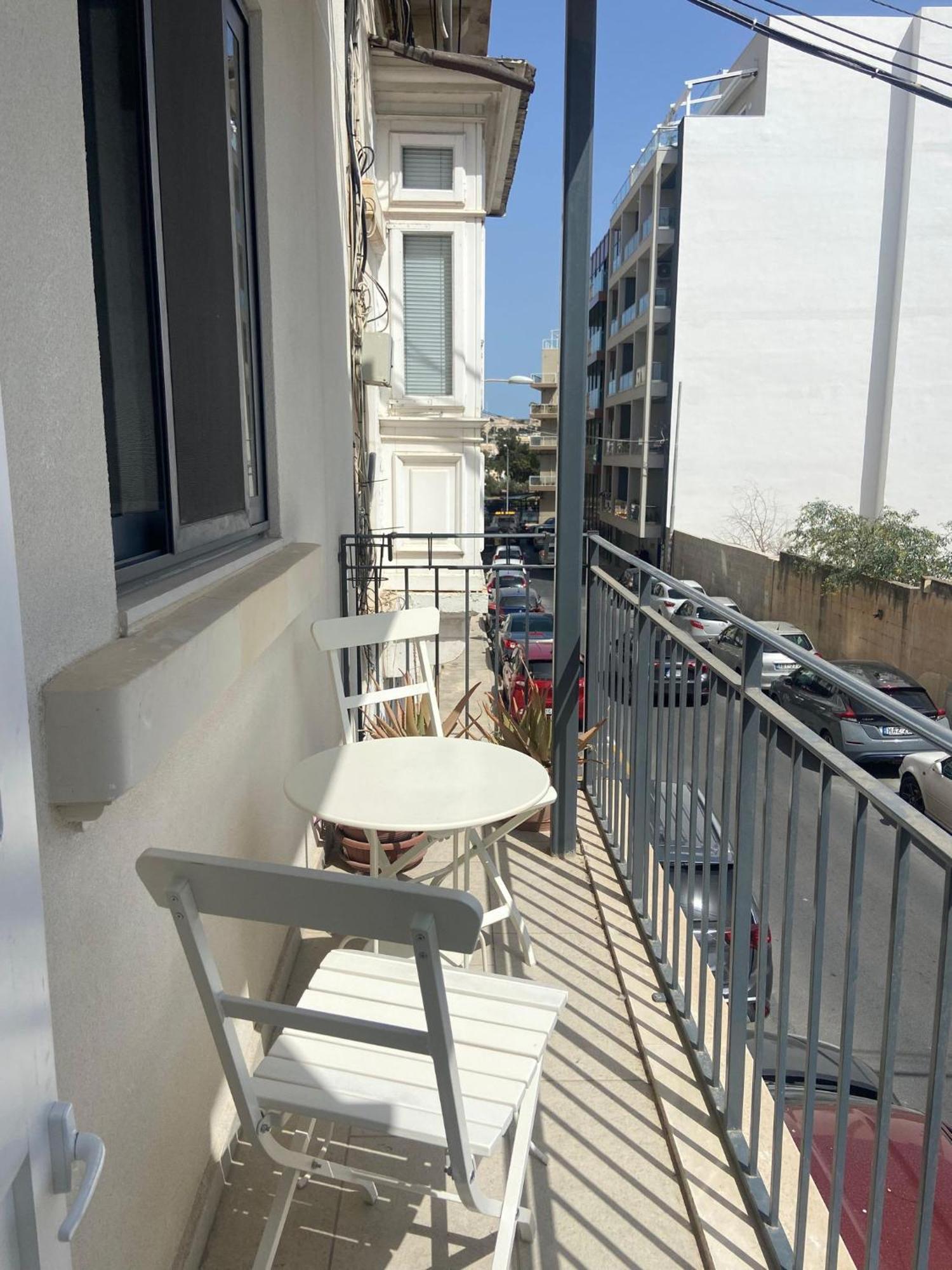 Cozy 2 Bedroom Apartment Near Seafront Gzira Exterior foto
